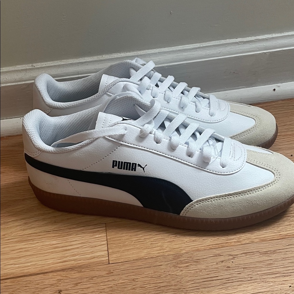 Women’s Puma Size 10.5 9-TL White and Black Sneakers with Tan Sole